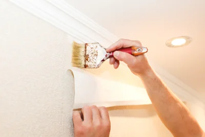 Pose de papier peint à Carves — revêtements muraux et toiles de verre